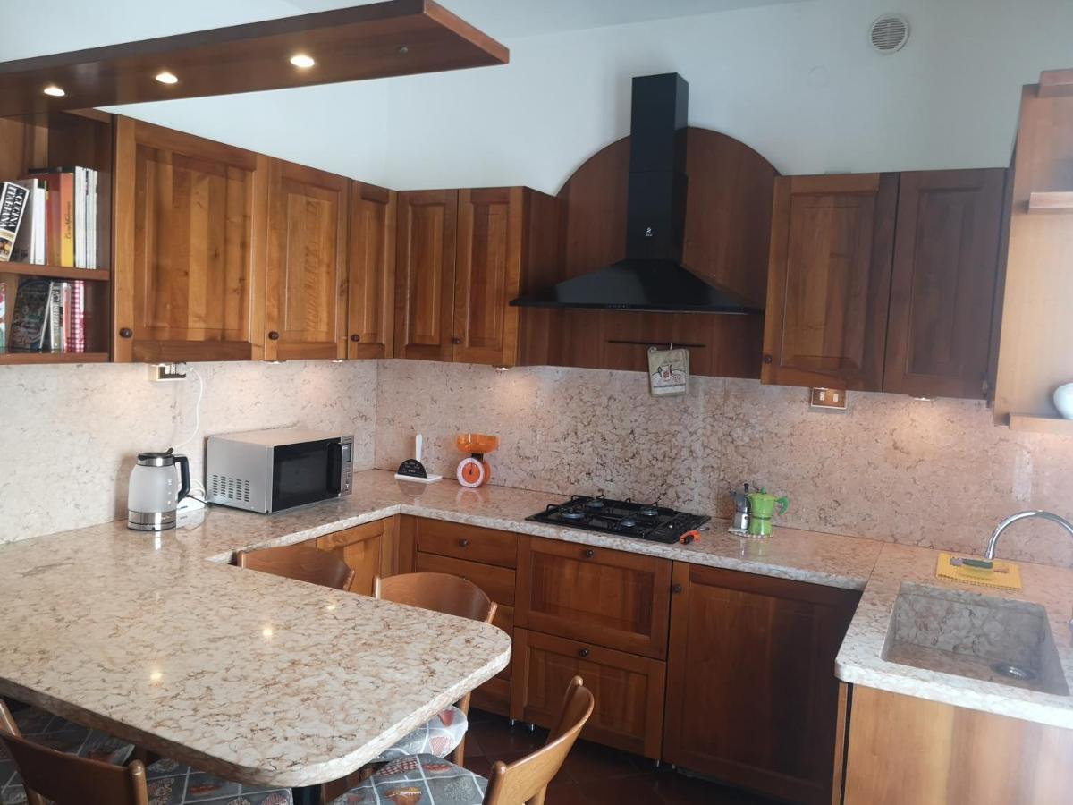 Ai Quattro Ulivi Apartment Peschiera del Garda Ngoại thất bức ảnh